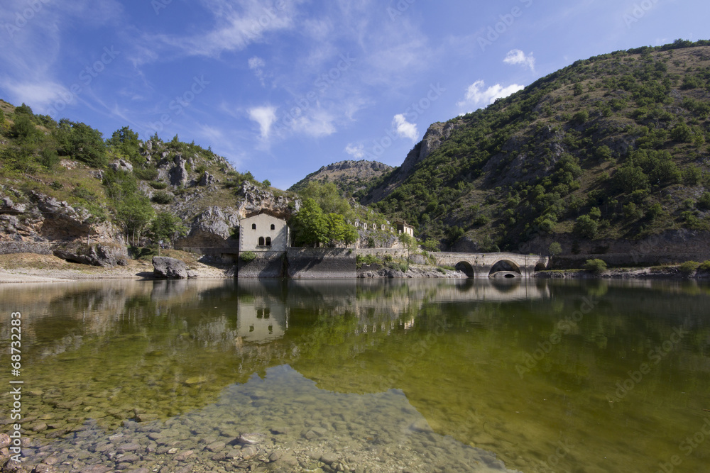 Fototapeta premium Lago di San Domenico in Abruzzo