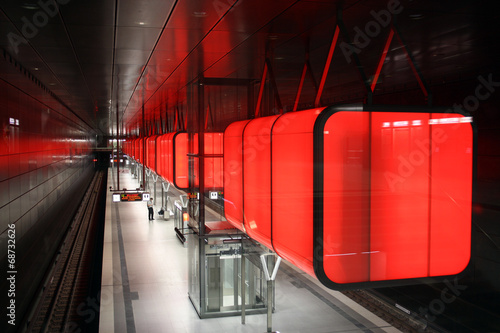 U4 Hafencity Hamburg in rot