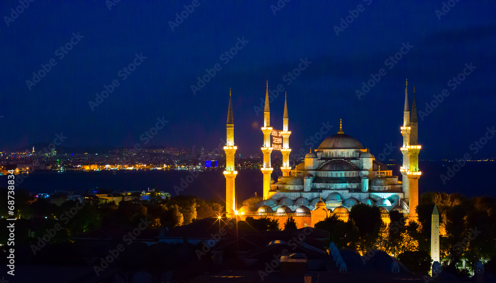 Naklejka premium Blue Mosque in Istanbul, Turkey, Sultanahmet district