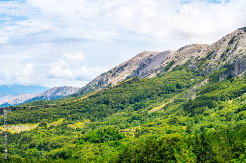 Green valley in Croatia © tiboldgergo