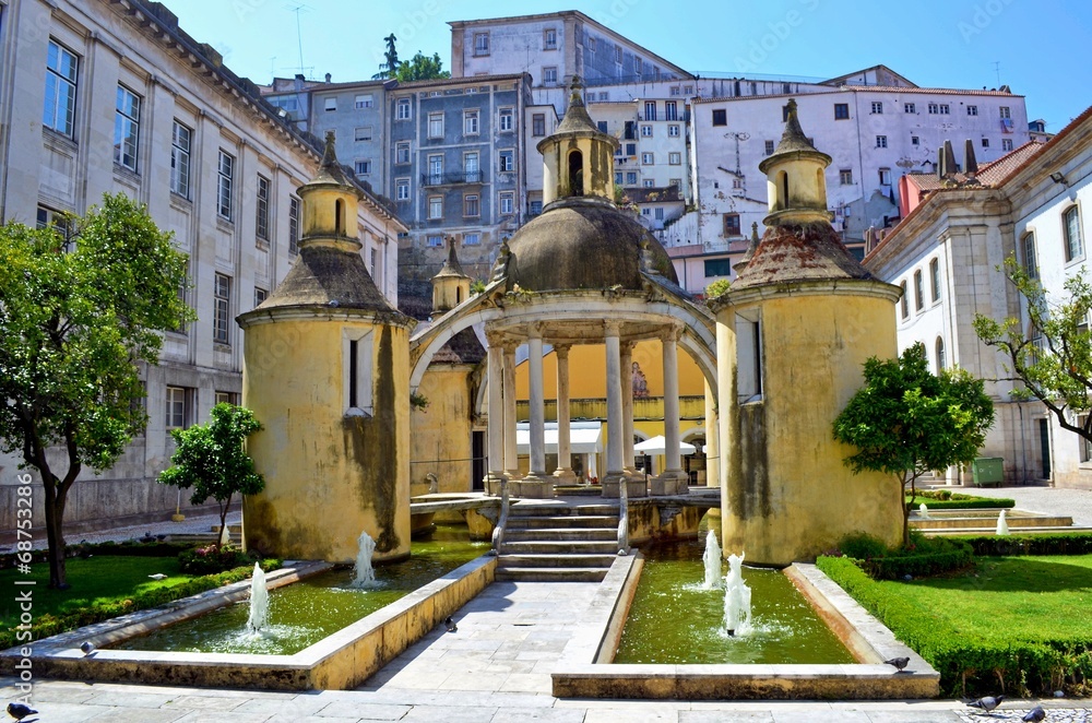kleiner Park an der Igreja de Santa Cruz in Coimbra