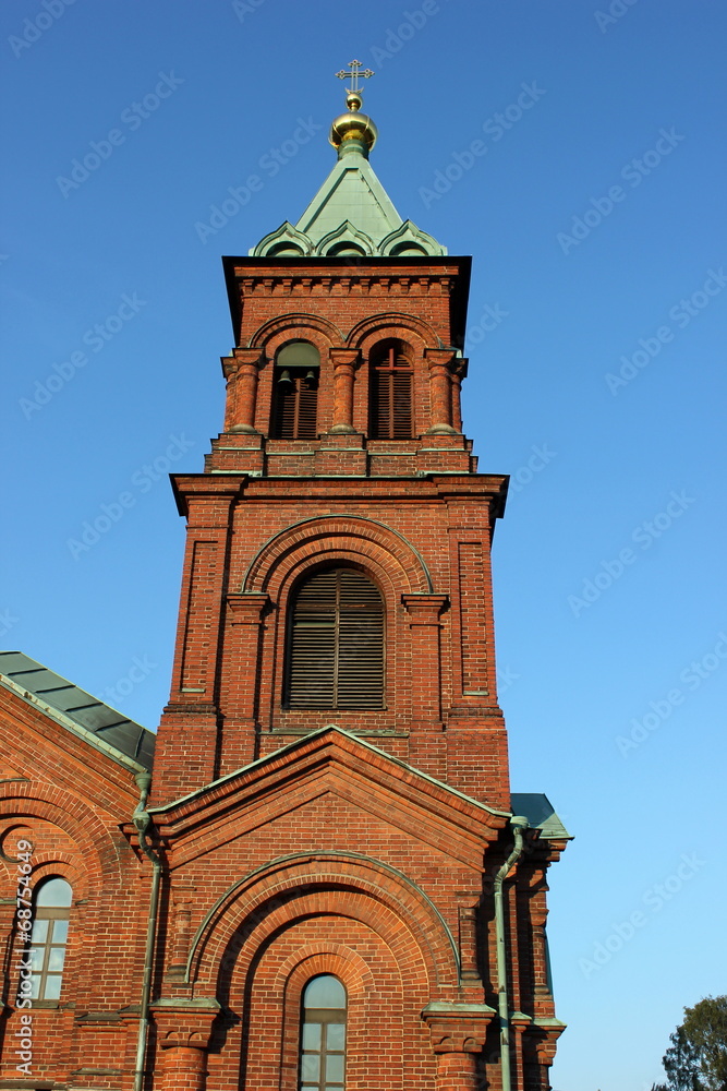 Ein Turm der berühmten Uspenski-Kathedrale in Helsinki