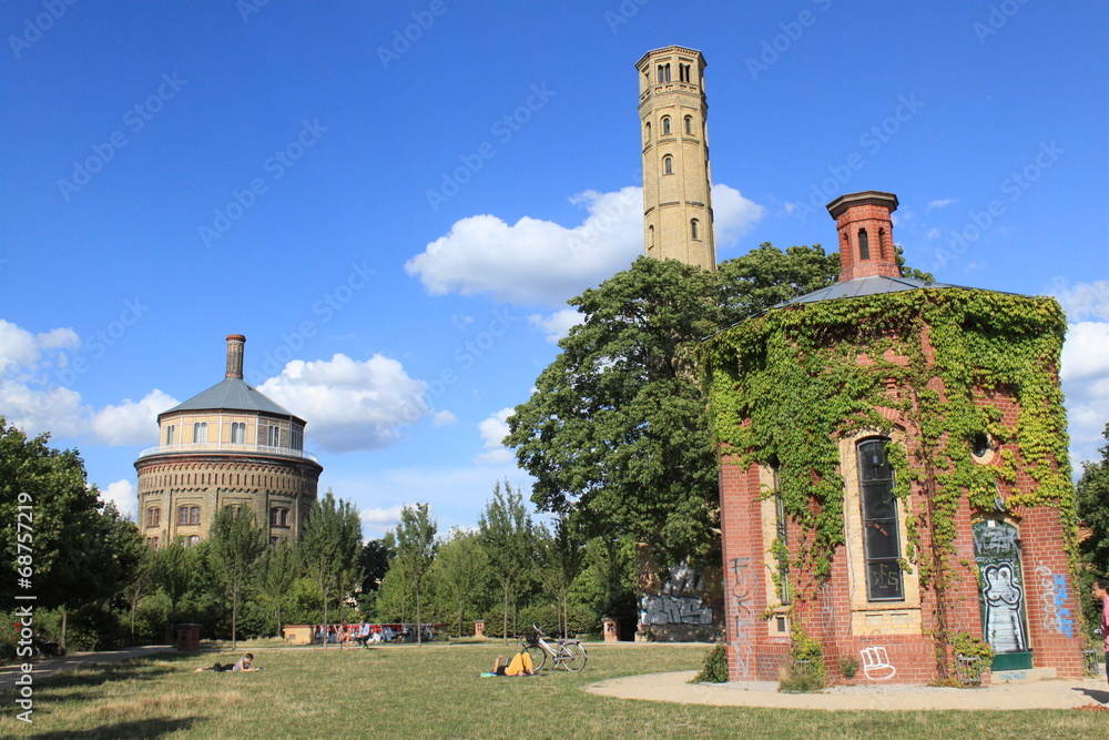 Naklejka premium Oase in der Großstadt - Am Wasserturm in Prenzlauer Berg