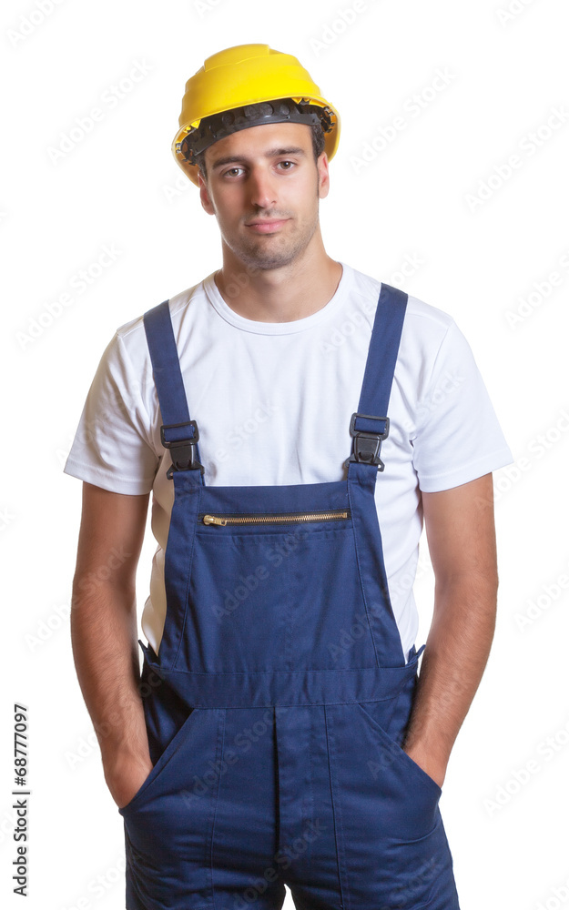 Sympathischer Bauarbeiter ist gelassen