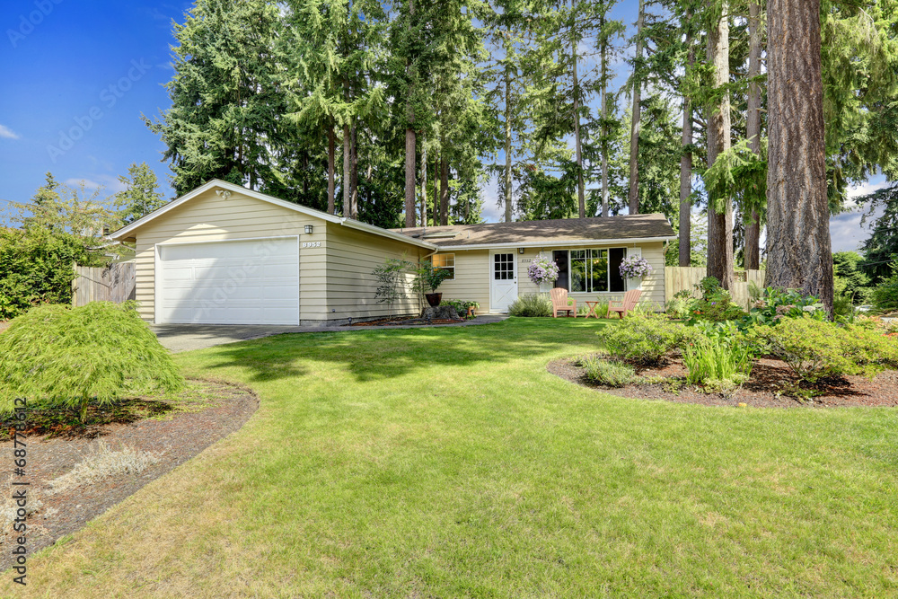 Countryside house exterior with curb appeal Countryside house exterior with curb appeal