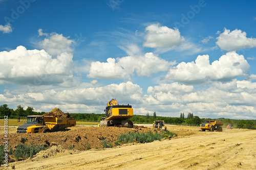 Wallpaper Mural Baufahrzeuge auf einer Baustelle Torontodigital.ca
