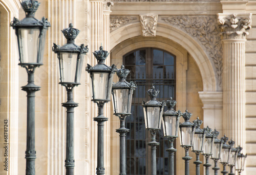 Lampadaires parisien, le louvre photo