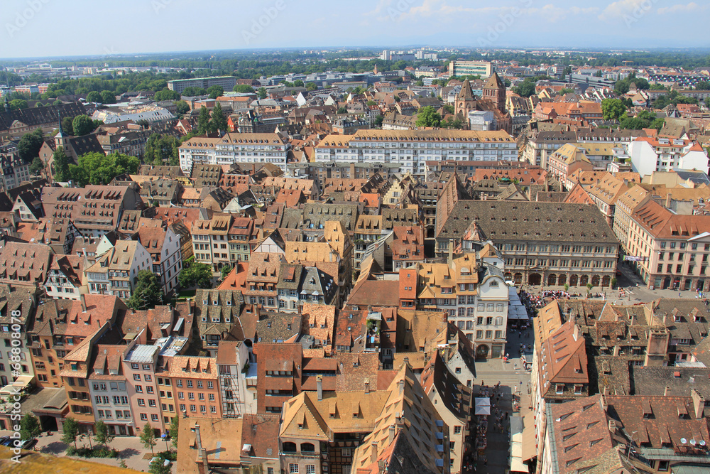 Vue panoramique sur le vieux Strasbourg (Alsace, France)