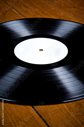 Vinyl LP auf Holzboden