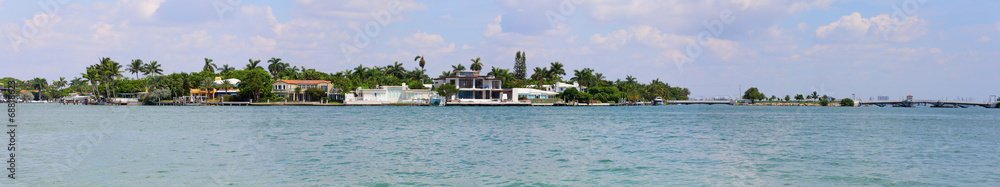 Panoramic Miami Beach homes on the water