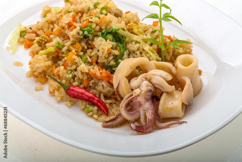 Fried rice with calamari