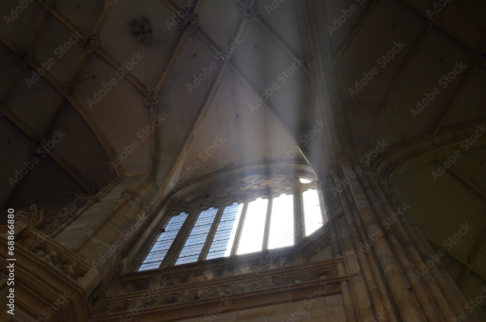 Obraz premium Sonnenstrahlen im Dom