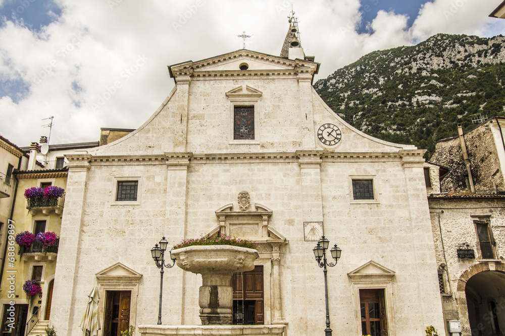 Fototapeta premium Facciata chiesa abruzzese