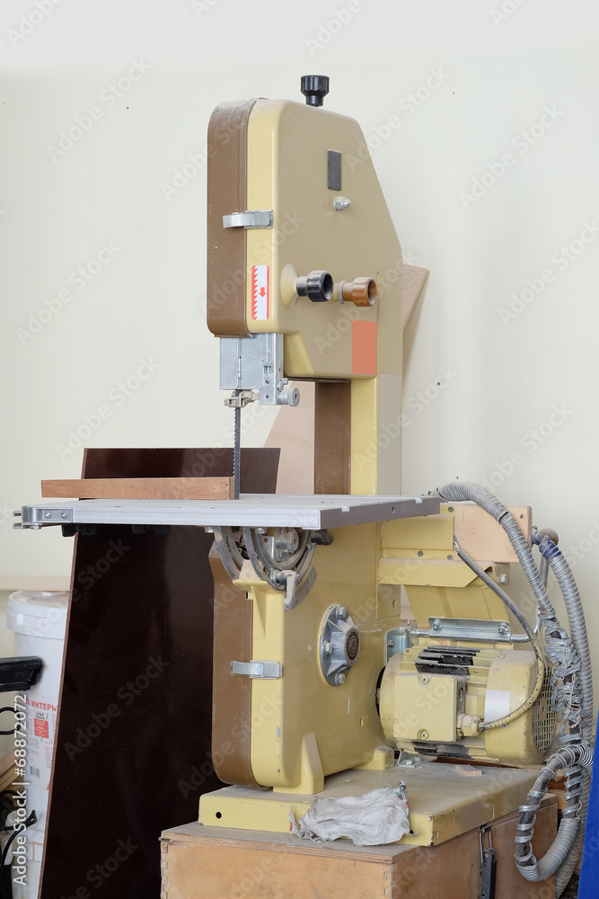 The image of a woodworking saw