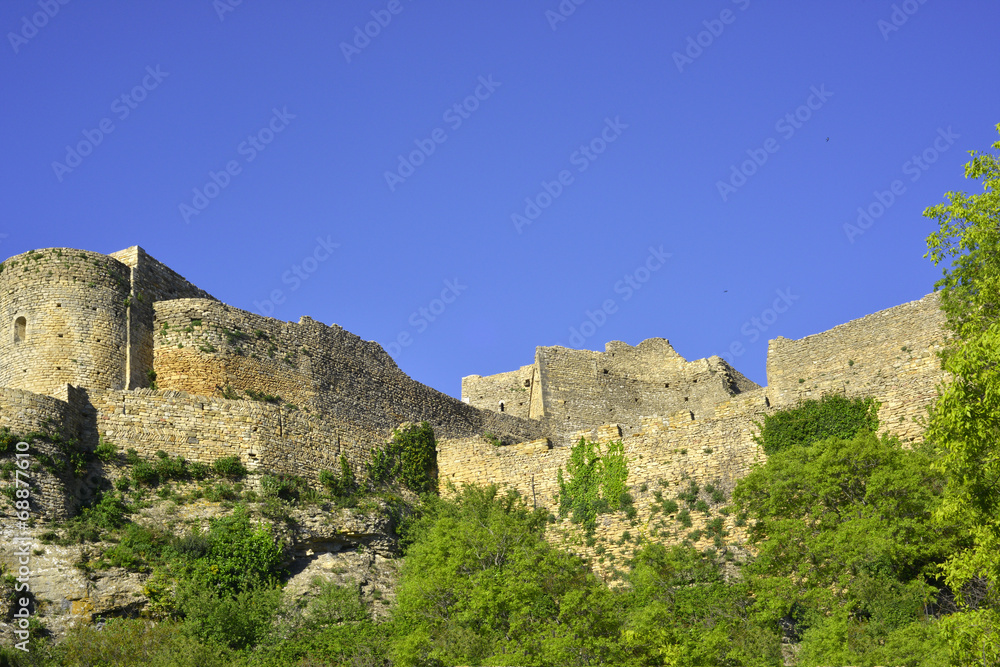 Forteresse de Mornas (84550), département du Vaucluse en Provence-Alpes-Côte--d'Azur, France