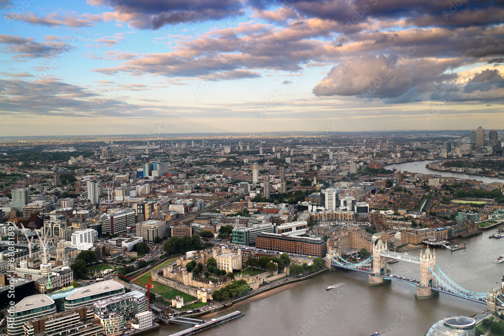 Fototapeta premium Ariel view of Tower bridge and tower of london