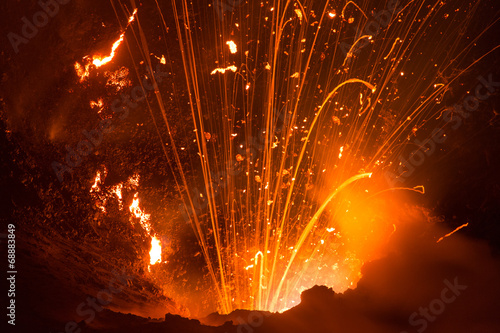Erupcja wulkanu Yasur