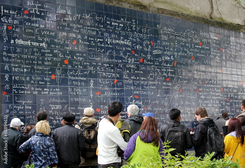 Стена Монмартр в Париже. (Wall of Love)