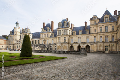 Fontainebleau cour carré