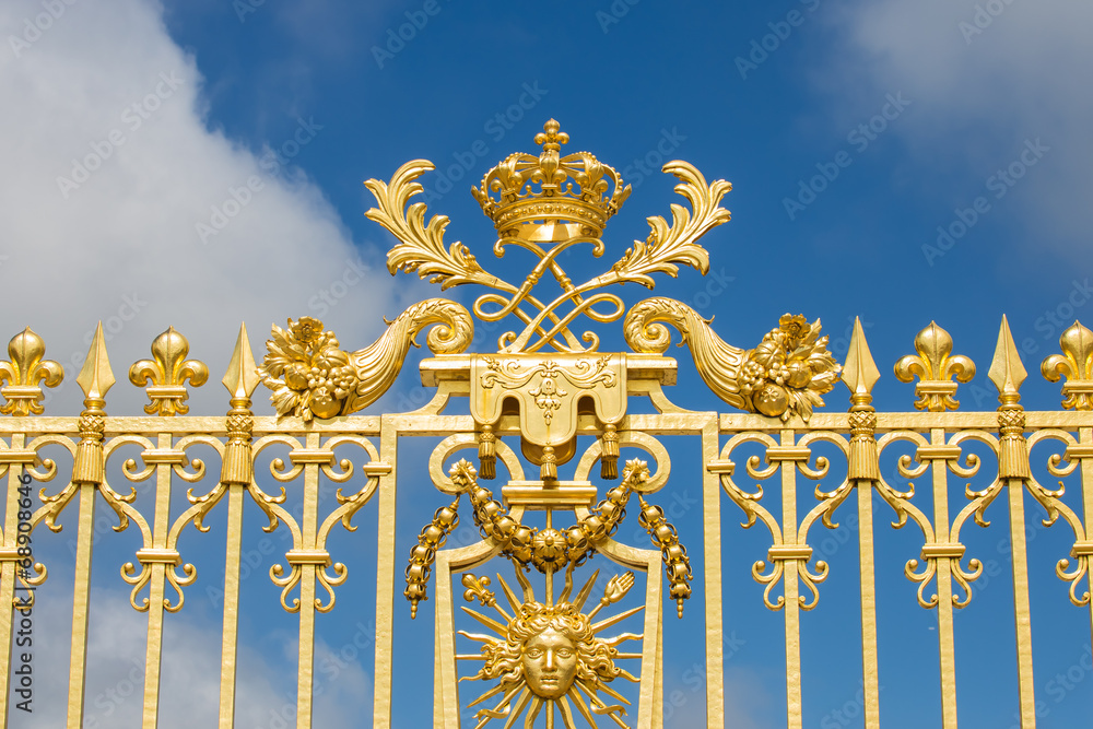 Fototapeta premium Beautiful gate of Versailles palace detailed fence near Paris is