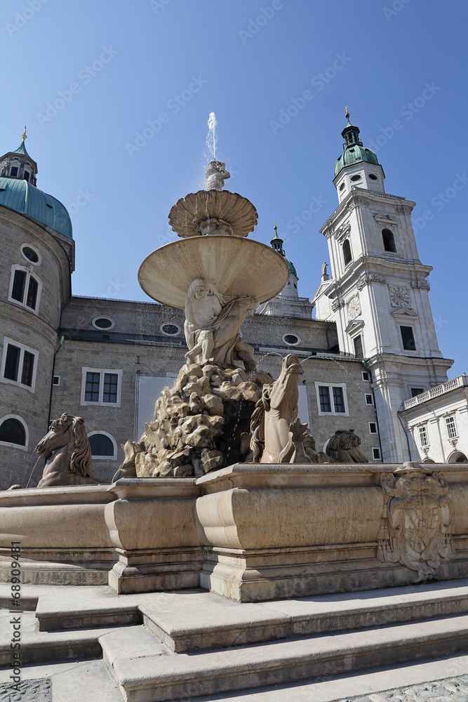 Salzbourg (Autriche) fontaine de la résidence