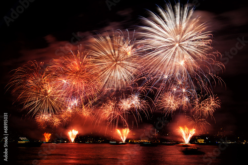 Havai Fişek Gösterisi