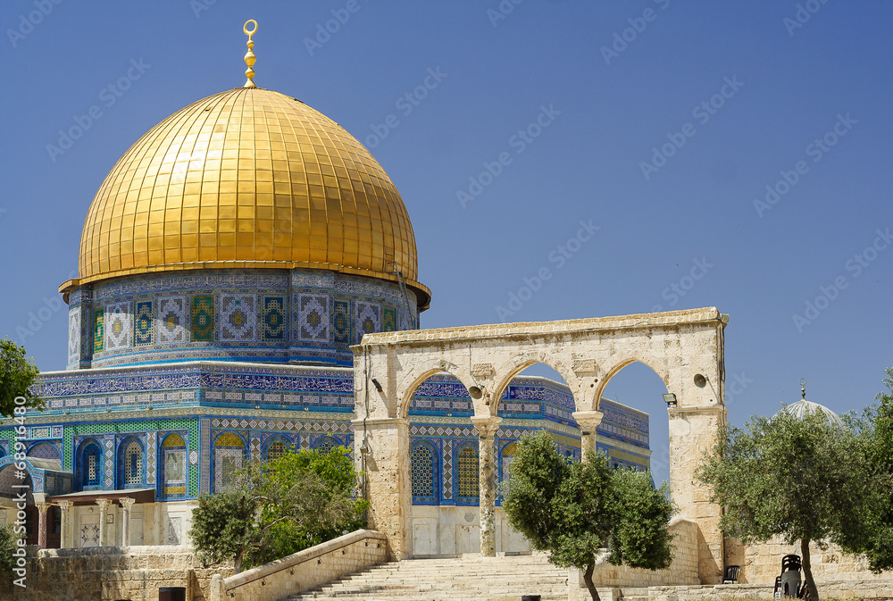 Dome of the rock (Women's mosque) - holy place for Muslims - obrazy, fototapety, plakaty 