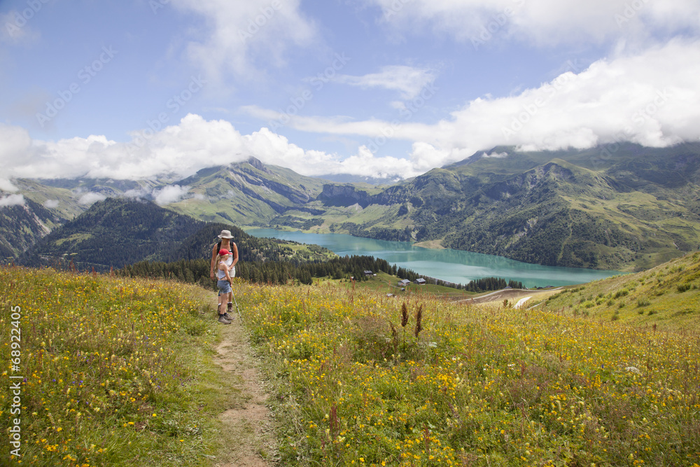 Obraz premium Hiking near lac de roselend in the beaufortain