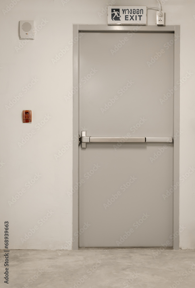 Naklejka premium Emergency exit with sign