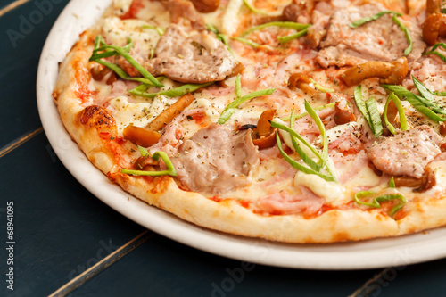 pizza with beef and mushrooms