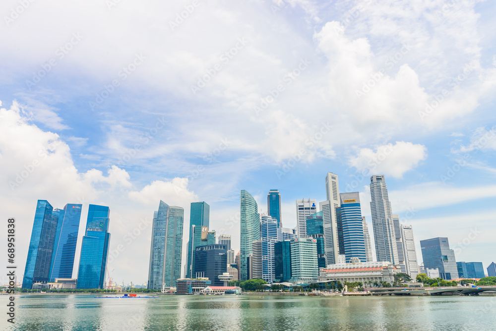 Fototapeta premium SINGAPORE - JUNE 22: Urban landscape of Singapore. Skyline and m