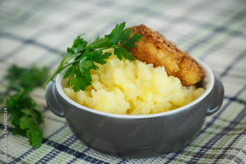 mashed potatoes with fried cutlet mashed potatoes with fried cutlet