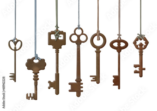 Набор из семи старых ключей