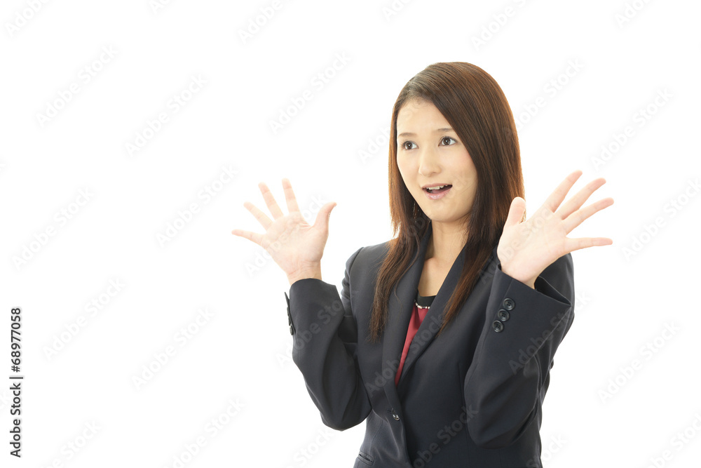 驚いた表情の女性 驚いた表情の女性