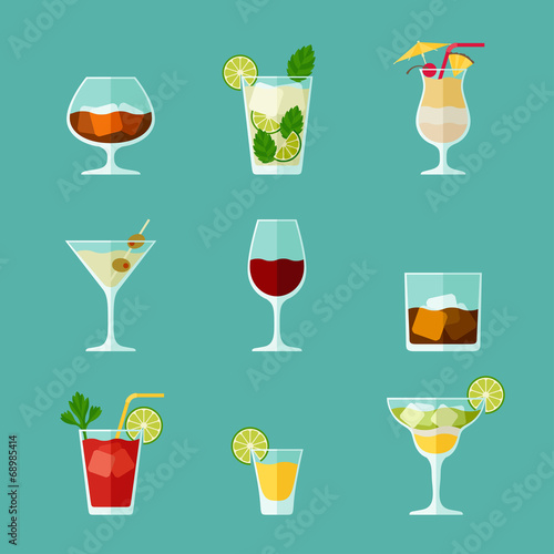 Alcohol drinks and cocktails icon set in flat design style.