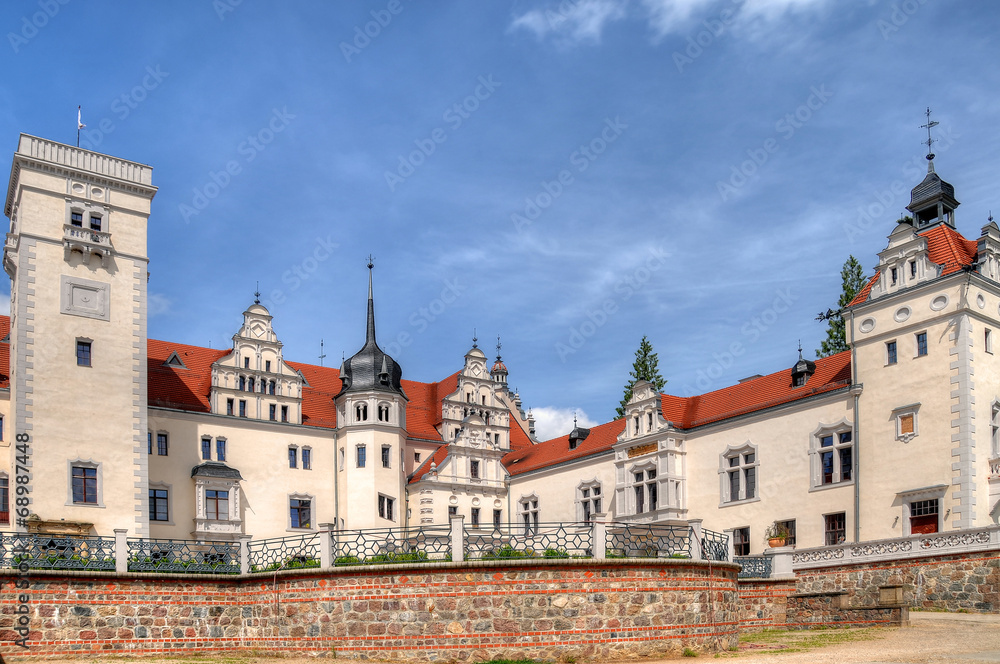Schloss Boitzenburg im Sommerlicht