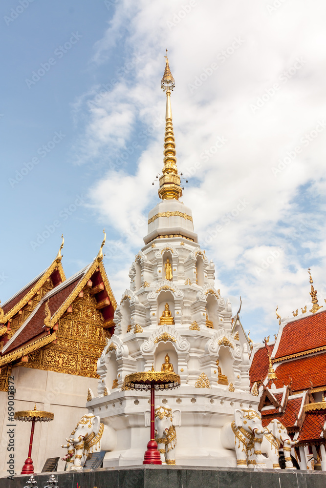 Fototapeta premium White Pagoda