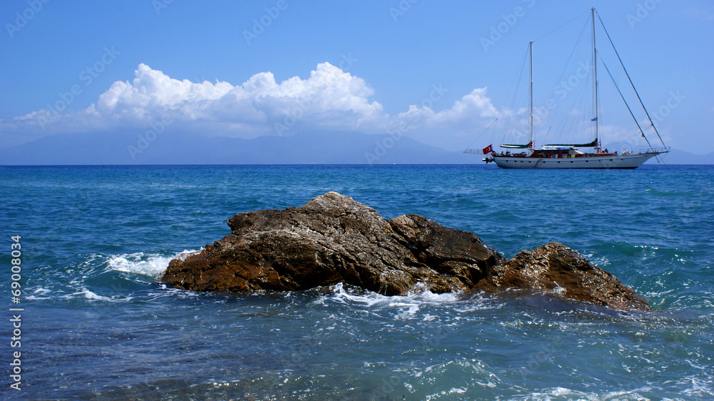 Statek na morzu, Grecja - obrazy, fototapety, plakaty 