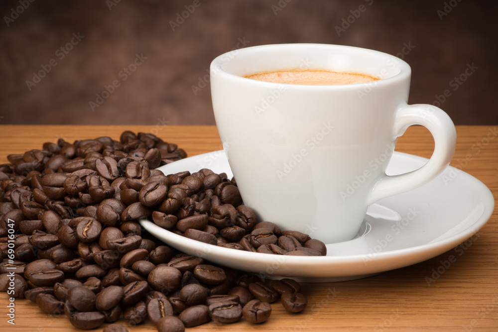 Coffee's cup with bean Coffee's cup with bean