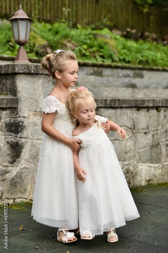 Two littles bridesmaids