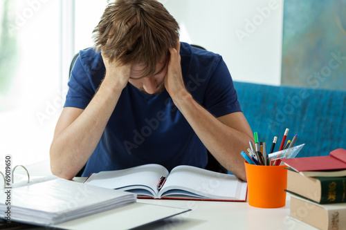 Tableau sur toile Tired student doesn't want to learn