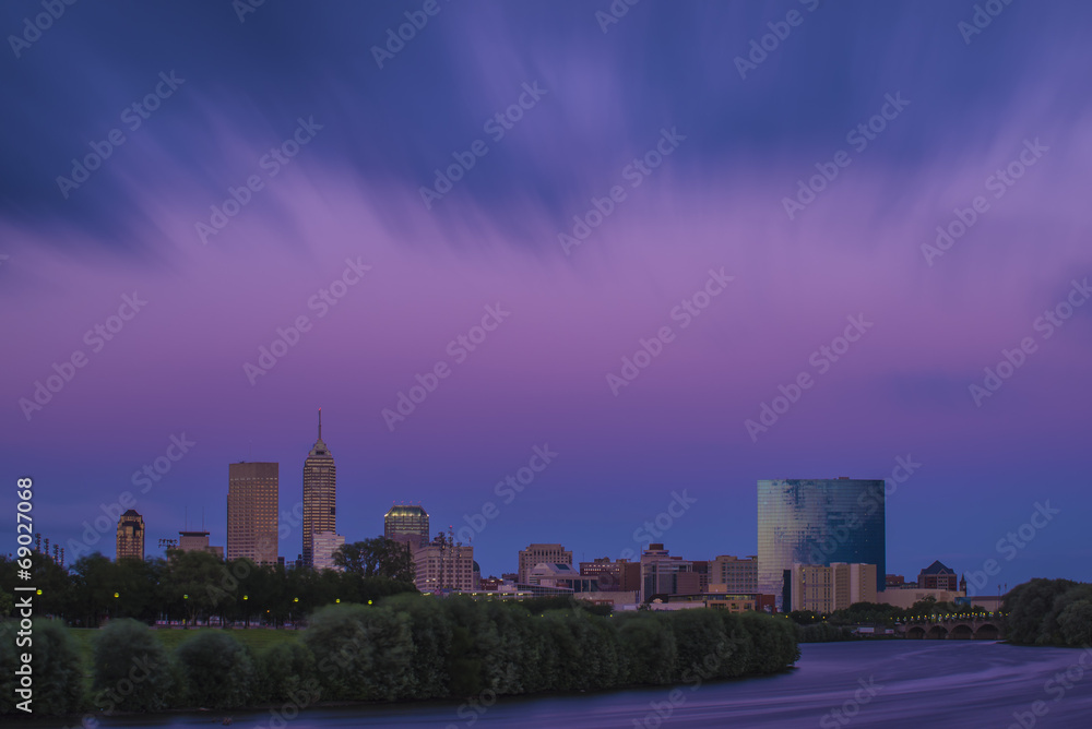 Fototapeta premium Indianapolis Indiana Skyline Long Exposure