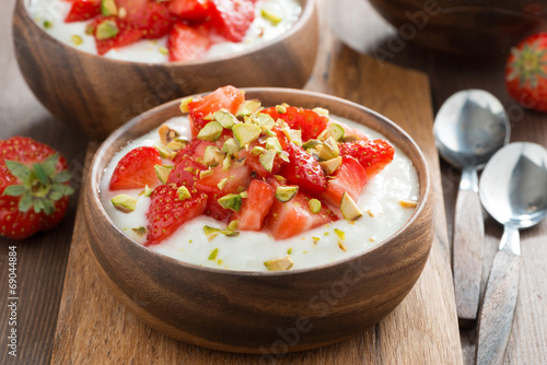 homemade yogurt with fresh strawberries and pistachios