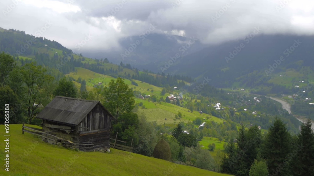 Movement of clouds in Mountains (Timelapse) Movement of clouds in Mountains (Timelapse)
