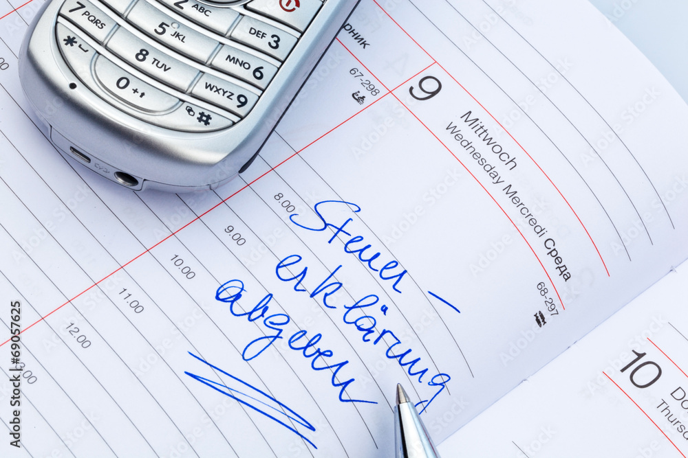 Eintrag im Kalender: Steuererklärung abgeben Eintrag im Kalender: Steuererklärung abgeben