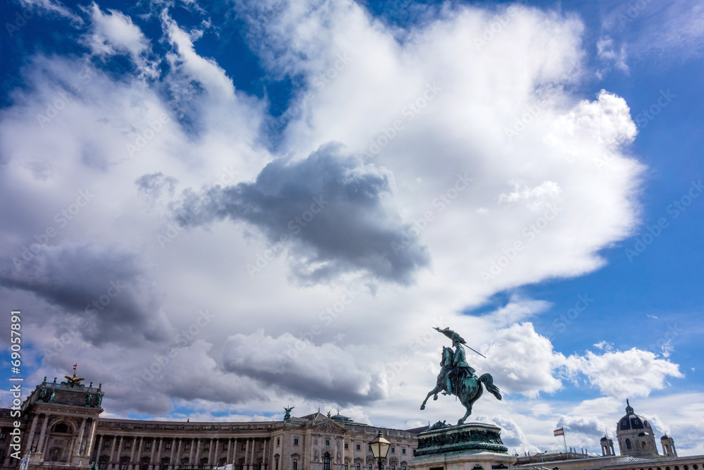 Obraz premium Blauer Himmel mit Wolken