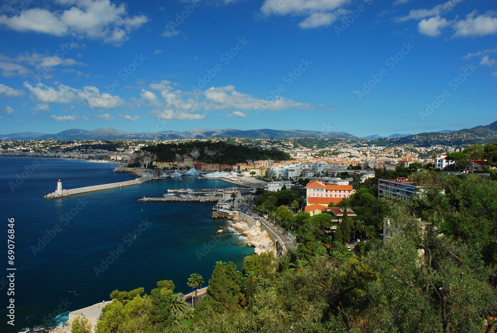 Fototapeta premium le phare de Nice depuis le Mont Boron