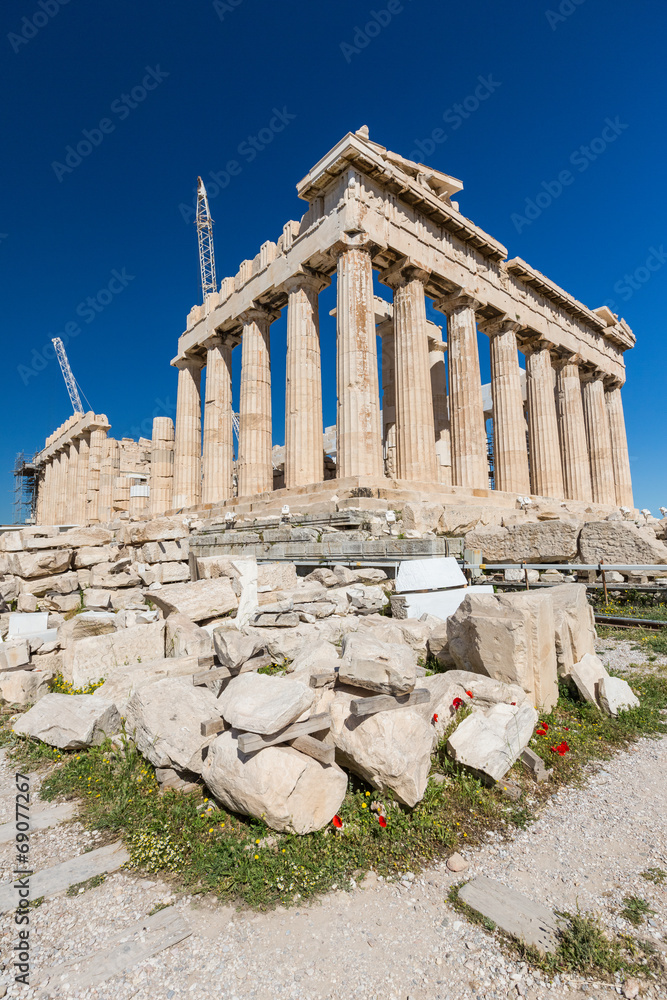Obraz premium The southern side of the Parthenon being restored, Athens Greece