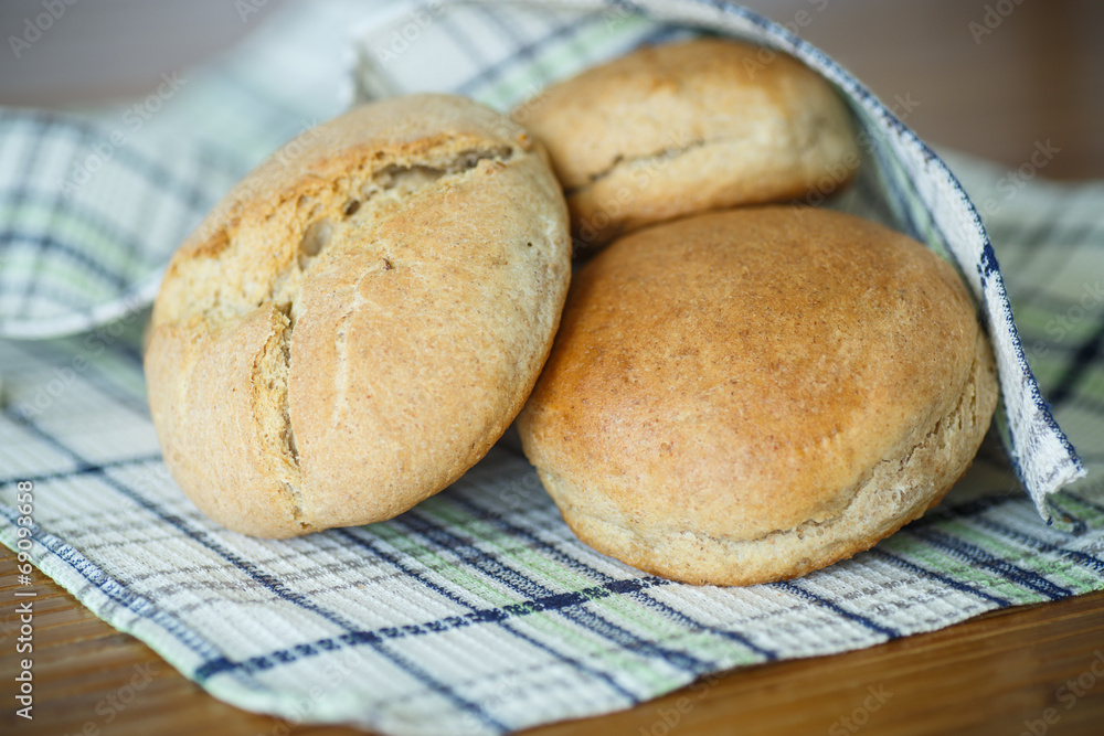  bread buns from yeast dough