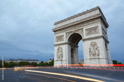 Triumphal Arch in Paris in the evening © andersphoto